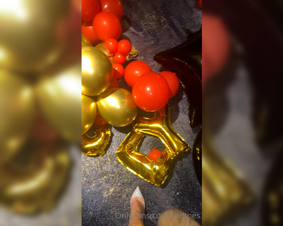 Miss Harriet aka Redtoes Onlyfans - Balloon popping in my louboutins & long red nails