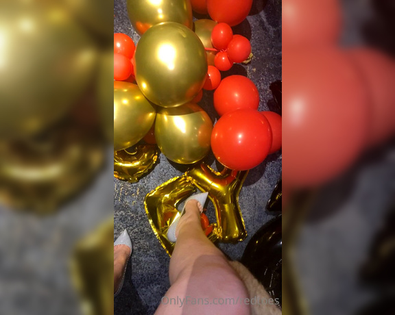 Miss Harriet aka Redtoes Onlyfans - Balloon popping in my louboutins & long red nails