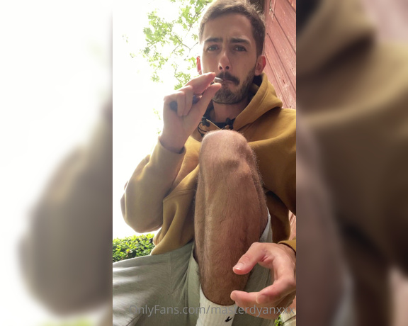 MasterDylanxxx aka Masterdyl Onlyfans - Smoking