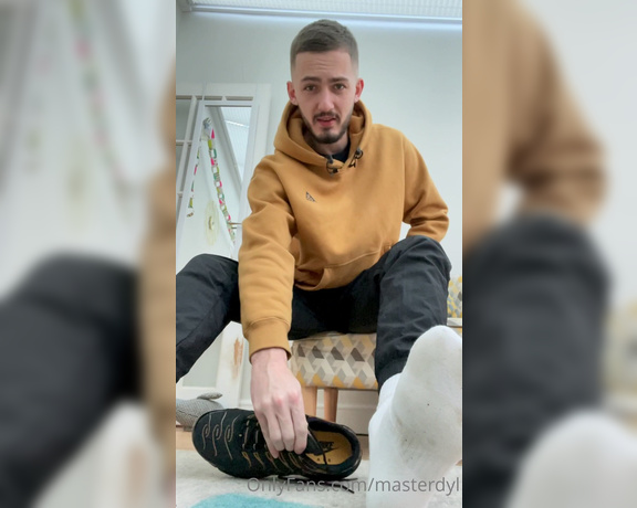 MasterDylanxxx aka Masterdyl Onlyfans - (Exclusive OF content) after my run Sweaty socks and bare soles