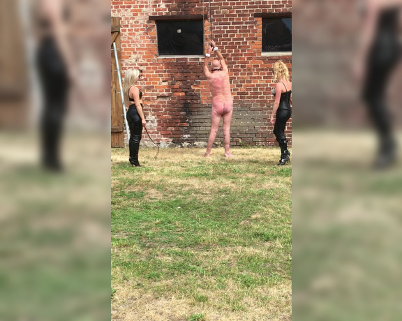 Miss Suzanna Maxwell aka Misssuzannamax Onlyfans - An exclusive clip for only fans making a particularly annoying slave dance to the sound of