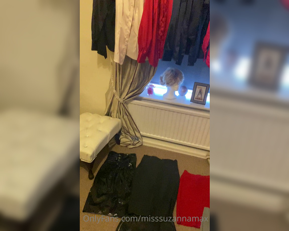 Miss Suzanna Maxwell aka Misssuzannamax Onlyfans - What shall I wear to the office today  so much to choose from !!!