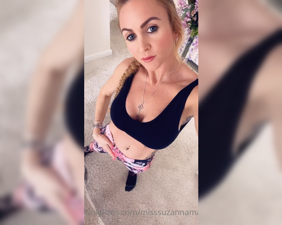 Miss Suzanna Maxwell aka Misssuzannamax Onlyfans - Imagine being made to sit under My lycra arse and inhale My scent