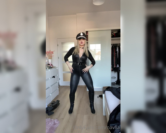 Kinky Navlia aka Navlia OnlyFans - I can dress like that 247 1