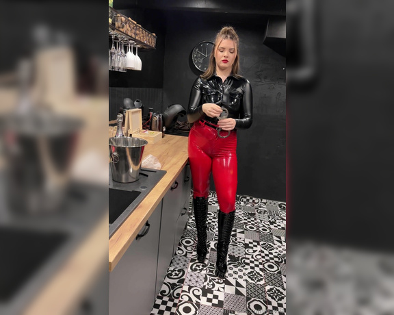 Kinky Navlia aka Navlia OnlyFans - Your goddes in BDSM dungeon 5