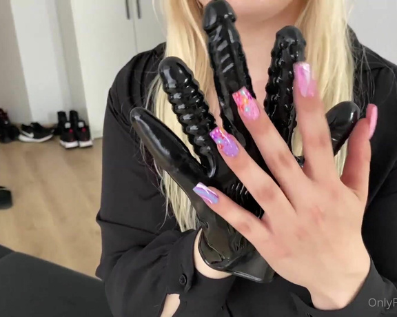 Kinky Navlia aka Navlia OnlyFans - Special Latex glove for bdsm