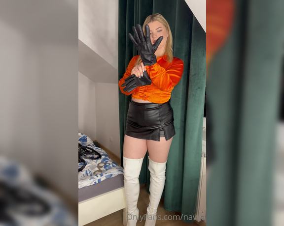 Kinky Navlia aka Navlia OnlyFans - Leather gloves, let me play with your body