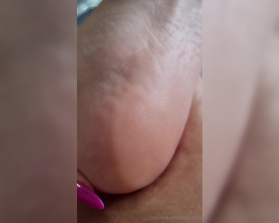 Lola Ward aka Lola_ward OnlyFans - Join me for some morning TLC and see up close how soft my soles are