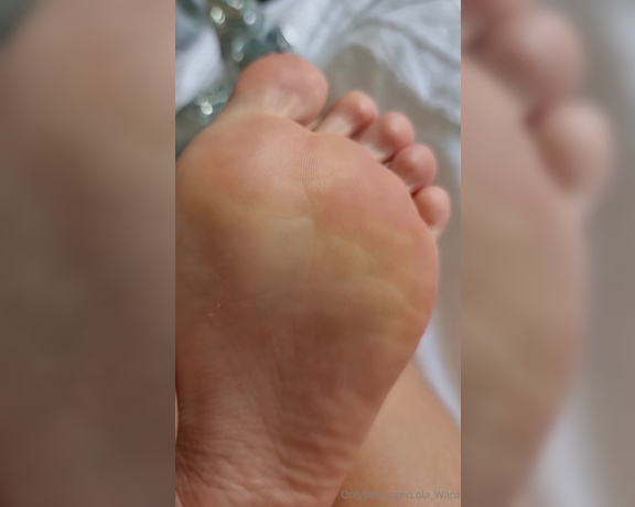 Lola Ward aka Lola_ward OnlyFans - Join me for some morning TLC and see up close how soft my soles are