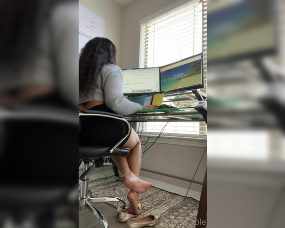 Nichole Sole aka Nicholesole OnlyFans - Candid Shoeplay Catching up on work from the weekend 1
