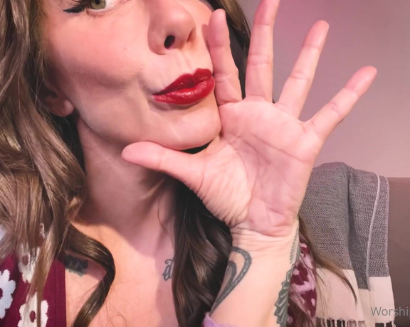 Madeline Marlowe aka Madeline_marlowe OnlyFans - I know youre foaming at the mouth for a BRAND NEW FEATURETTE! You lucky little sluts are so blessed