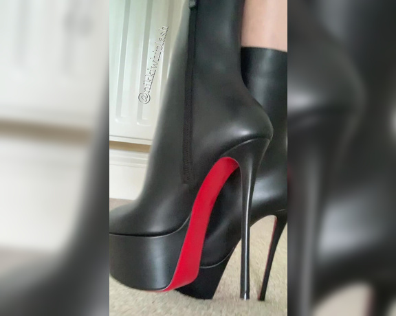 Nikki Whiplash aka Nikkiwhiplash OnlyFans - How could my Louboutins of the day be anything other than these incredible new Dolly Alta 160mm bo 4