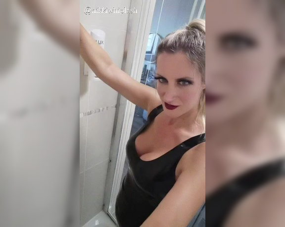 Nikki Whiplash aka Nikkiwhiplash OnlyFans - And a latexy shower to cool off after a hot day!