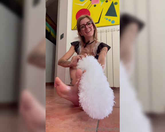 Dalia Diamante aka Daliadiamantevip OnlyFans - Ecco la vostra donna delle pulizie dimmi cosa mi faresti pulire subito Per i pi generosi mi 13