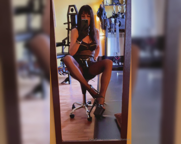 Domina Sara aka Sarafemdomina OnlyFans Video 562