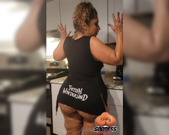 Goddess Naughtia aka Goddessnaughtia OnlyFans - Fetish Wonderland