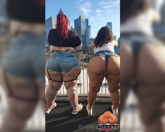 Goddess Naughtia aka Goddessnaughtia OnlyFans - Looking for PEACHES in ATL Smoke break with with My @nikkicakes73