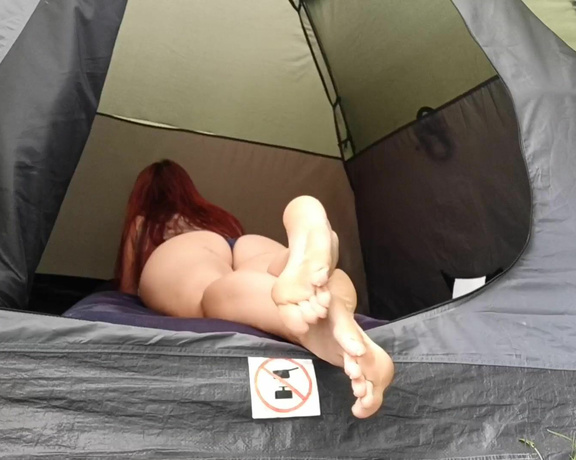 Goddess Sindy aka Redsifeet OnlyFans - POV You are passing by the tent and you see some pair of feet