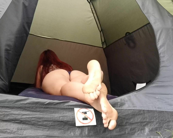 Goddess Sindy aka Redsifeet OnlyFans - POV You are passing by the tent and you see some pair of feet