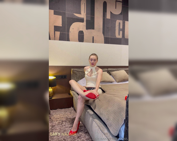 Lady Naama aka Ladynaama OnlyFans - To watch this video, have your wig and your dildo ready Mandatory task, write a comment under this