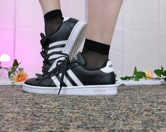 Liliana Fenty aka Lilianafenty OnlyFans - Showing off my favorite pairs of sneakers! Half of these pairs were actually bought from my wishlist