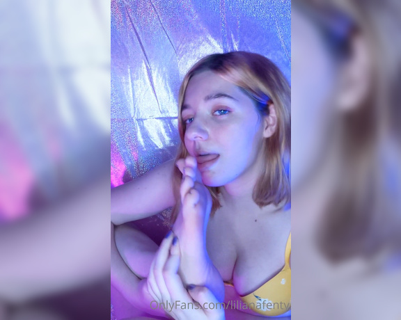 Liliana Fenty aka Lilianafenty OnlyFans - A quick self worship vid with pretty lights )