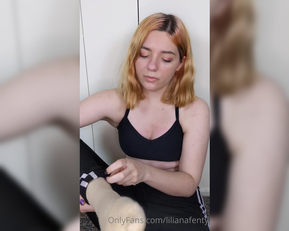 Liliana Fenty aka Lilianafenty OnlyFans - Post yoga sweaty sock sniffing and self worship ) my feet smelled super cheesy