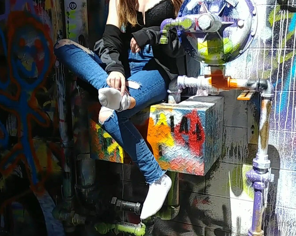 Liliana Fenty aka Lilianafenty OnlyFans - Taking off my shoes and socks in an alley covered in graffiti, then showing off my feet and massagin