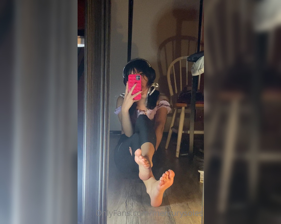 Mercury Soles aka Mercurysoles OnlyFans - Does watching my soles from behind drive you crazy