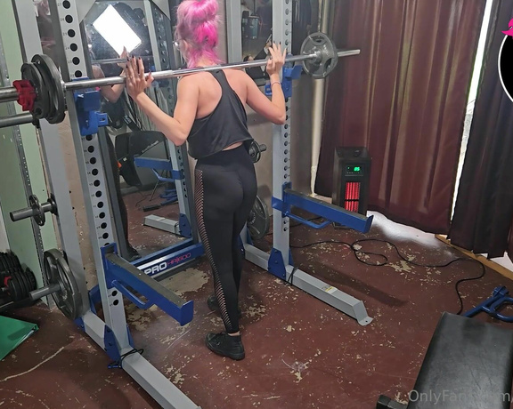 Goddess BBGRL aka goddessbbgrl OnlyFans - BBGRL Lifts  Hypertrophy Legs Filmed the majority of a workout for you guys today some light