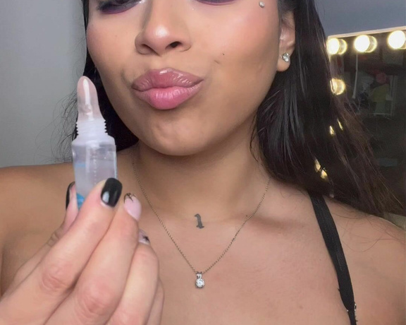 Kali Domina aka kvlidomina OnlyFans - Lip Gloss & Juicy Spit  Full clip tip this post $5 (347)