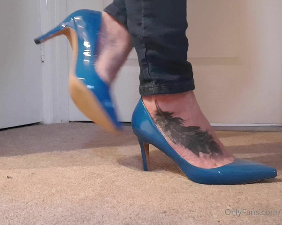 Maddison Spoilt aka maddisonspoilt OnlyFans - Foot shoe tease play I know you like to watch