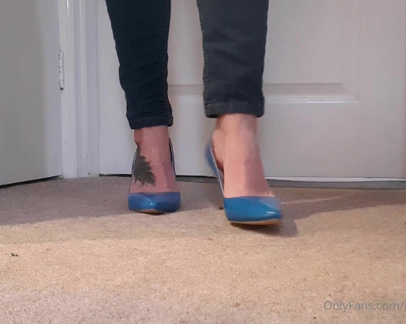 Maddison Spoilt aka maddisonspoilt OnlyFans - Foot shoe tease play I know you like to watch