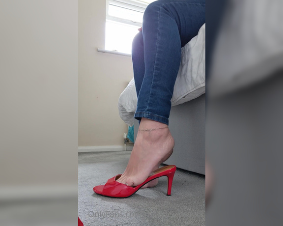 Maddison Spoilt aka maddisonspoilt OnlyFans - Do you like watching my feet and hearing my voice