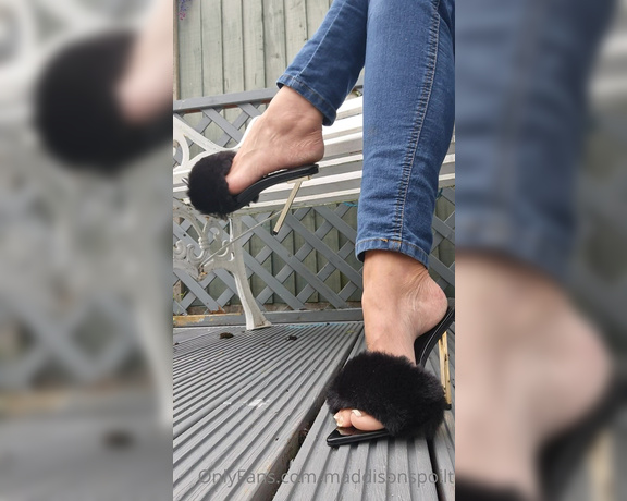 Maddison Spoilt aka maddisonspoilt OnlyFans - Teasing you with toe dipping, dangling and a bit of heel