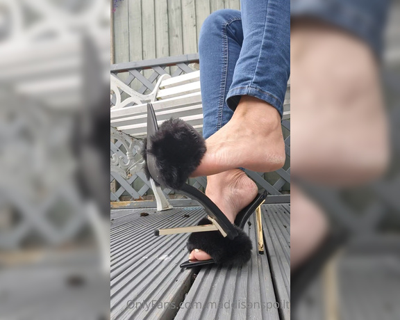 Maddison Spoilt aka maddisonspoilt OnlyFans - Teasing you with toe dipping, dangling and a bit of heel