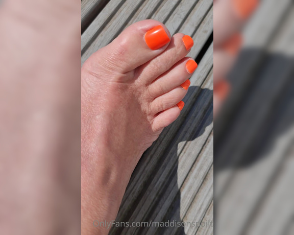 Maddison Spoilt aka maddisonspoilt OnlyFans - Flip flops, arches and toes Zone out to this one!