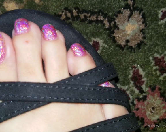 Solesnack aka solesnack OnlyFans - Pink sparkly toes in black strappy heels