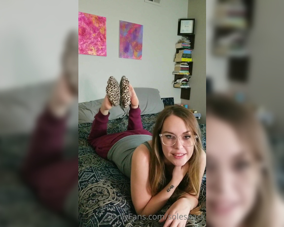 Solesnack aka solesnack OnlyFans - Slippers & The Pose, a 4 Minute Compilation Video Feeling cozy sprawled out on my bed in 3 differe 2