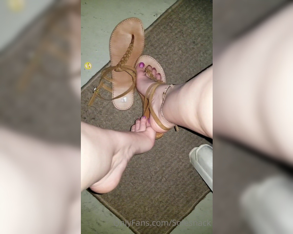 Solesnack aka solesnack OnlyFans - Just admiring my pedicure and playing with my sandals