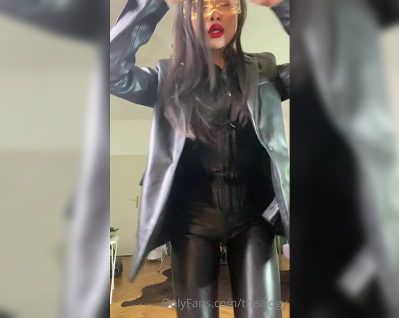 Thealogy aka thealogy OnlyFans - Full shiny latex x leather gear when I’m prowling and searching for prey