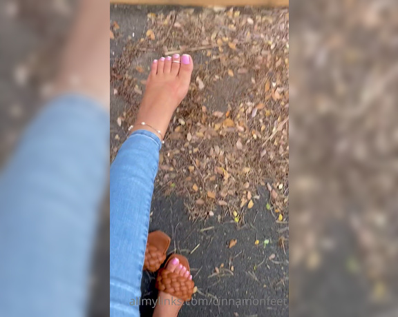 Goddess Cinnamon aka cinnamonfeet2 OnlyFans - A perfect day to kiss them in public you must accept