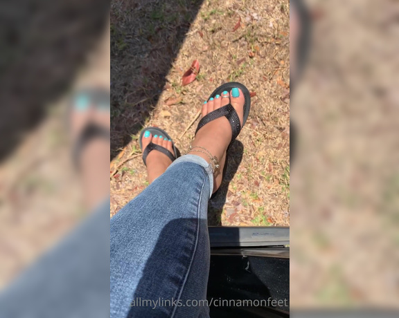 Goddess Cinnamon aka cinnamonfeet2 OnlyFans - Choose your favorite flip flops or wedges