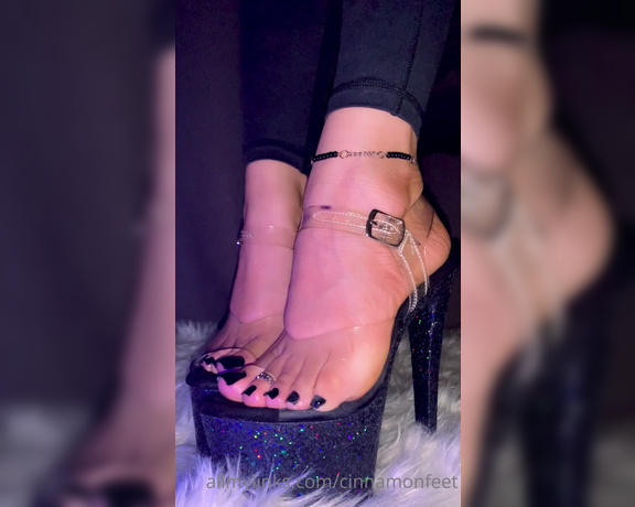 Goddess Cinnamon aka cinnamonfeet2 OnlyFans - Love to tease you with my black pleaser heels Perfect to crush