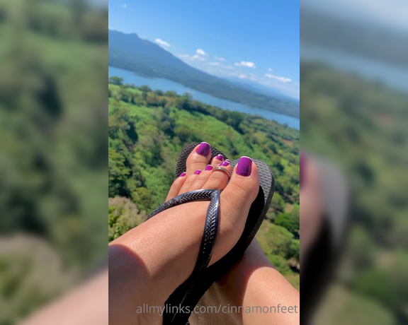 Goddess Cinnamon aka cinnamonfeet2 OnlyFans - Enjoying nature while I tease you dangling and slapping my flops