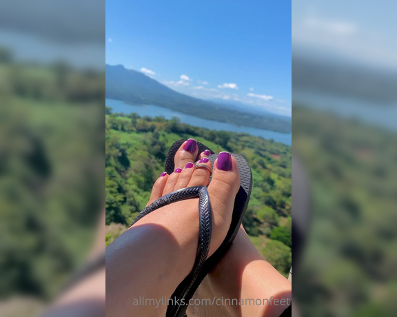 Goddess Cinnamon aka cinnamonfeet2 OnlyFans - Enjoying nature while I tease you dangling and slapping my flops