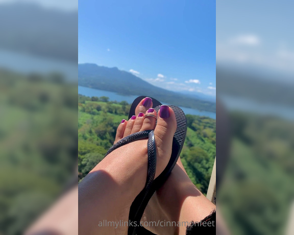 Goddess Cinnamon aka cinnamonfeet2 OnlyFans - Enjoying nature while I tease you dangling and slapping my flops