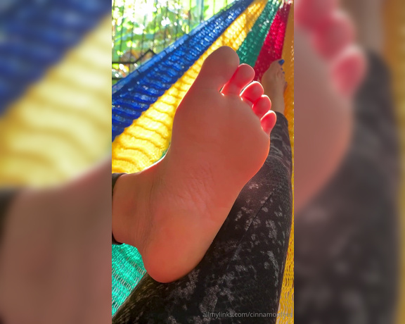 Goddess Cinnamon aka cinnamonfeet2 OnlyFans - Time for me to relax on the hammock and time for you to sniff and lick my soles