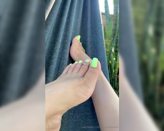 Goddess Cinnamon aka cinnamonfeet2 OnlyFans - Come to the hammock with me I promise you’ll have a good time