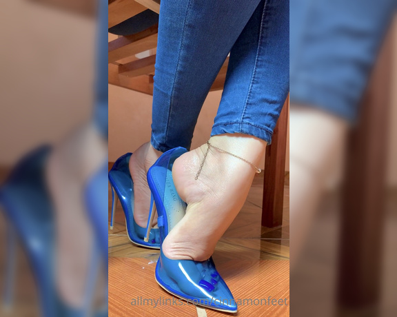 Goddess Cinnamon aka cinnamonfeet2 OnlyFans - I know how hard it makes you to see me wearing my see through heels I love to tease those who are